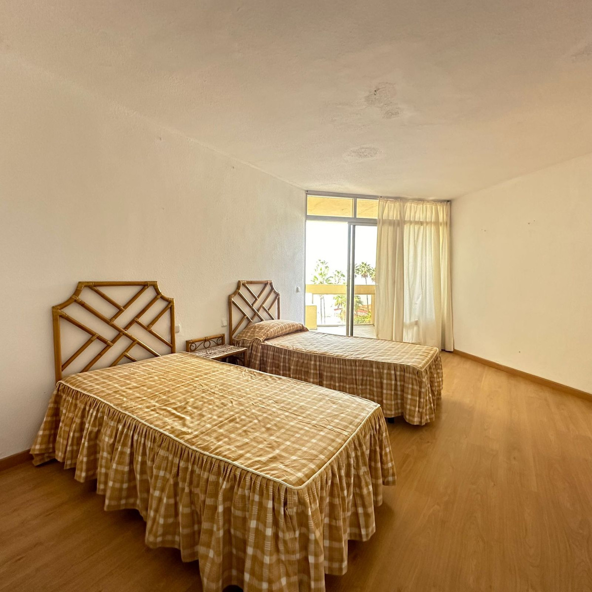 2 Bed Apartment for sale in Marbella Costa Del Sol, Málaga, Spain