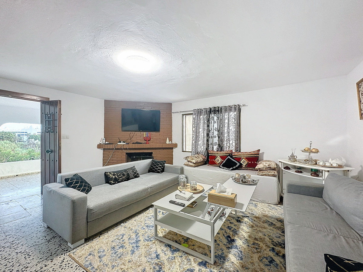 2 Bed Commercial unit for sale in Estepona Costa Del Sol, Málaga, Spain