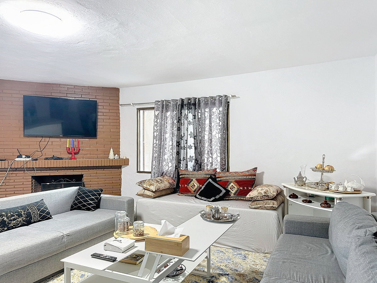 2 Bed Commercial unit for sale in Estepona Costa Del Sol, Málaga, Spain