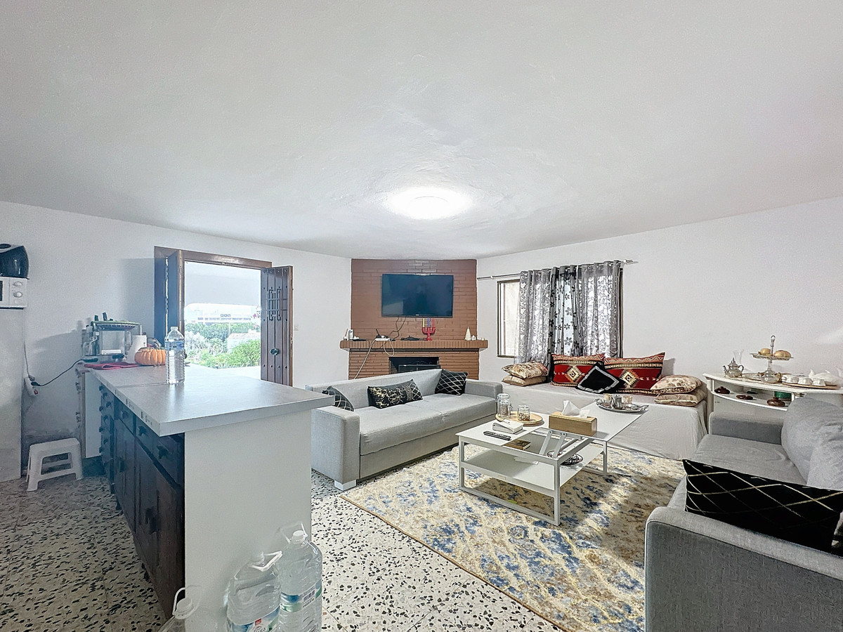 2 Bed Commercial unit for sale in Estepona Costa Del Sol, Málaga, Spain