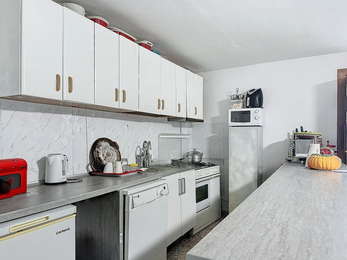 2 Bed Commercial unit for sale in Estepona Costa Del Sol, Málaga, Spain
