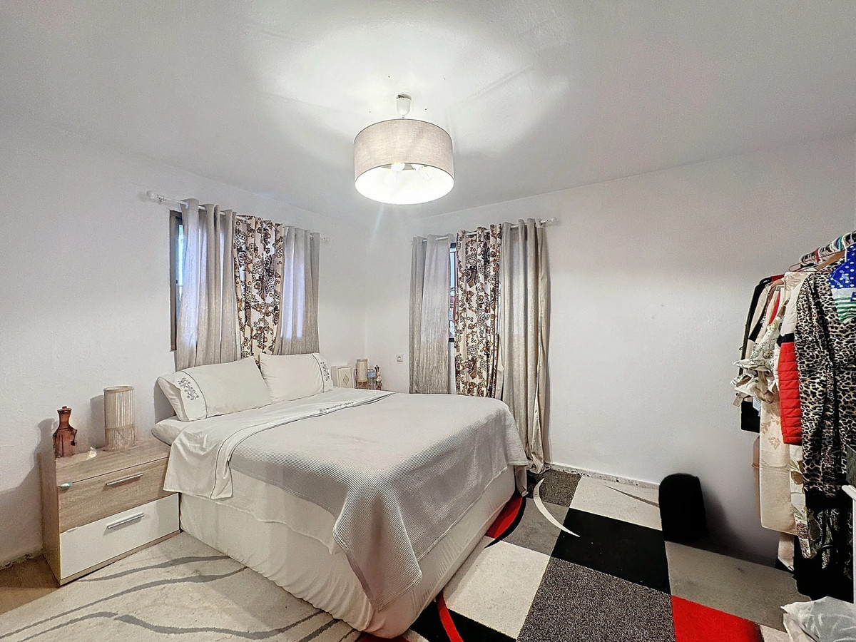2 Bed Commercial unit for sale in Estepona Costa Del Sol, Málaga, Spain