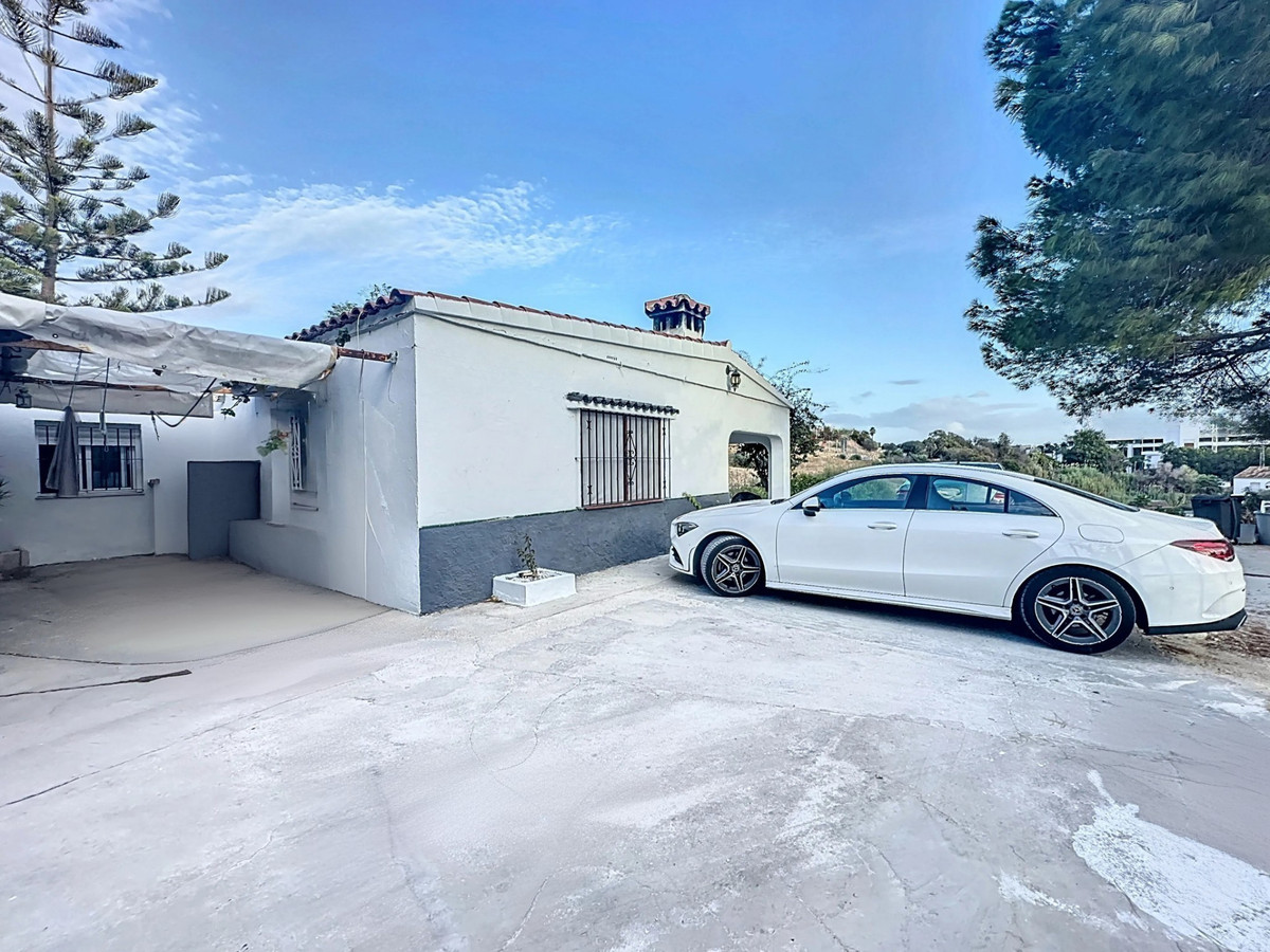 2 Bed Commercial unit for sale in Estepona Costa Del Sol, Málaga, Spain