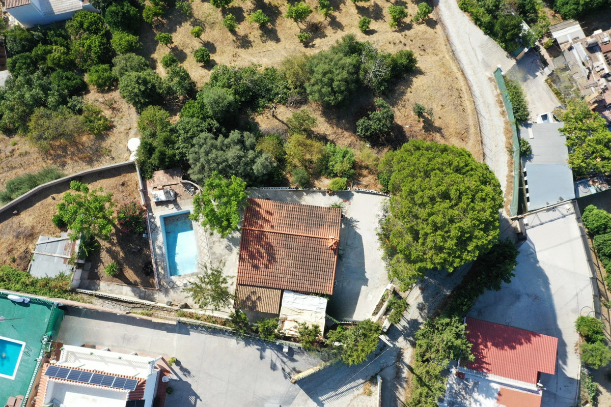 2 Bed Commercial unit for sale in Estepona Costa Del Sol, Málaga, Spain