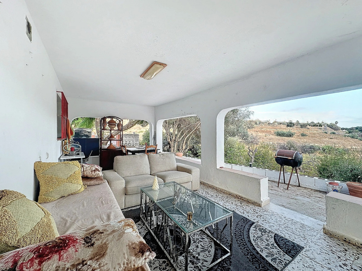 2 Bed Commercial unit for sale in Estepona Costa Del Sol, Málaga, Spain