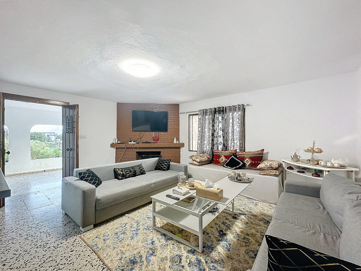 2 Bed Commercial unit for sale in Estepona Costa Del Sol, Málaga, Spain