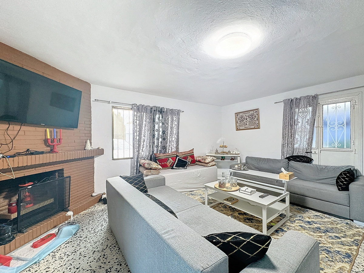 2 Bed Commercial unit for sale in Estepona Costa Del Sol, Málaga, Spain