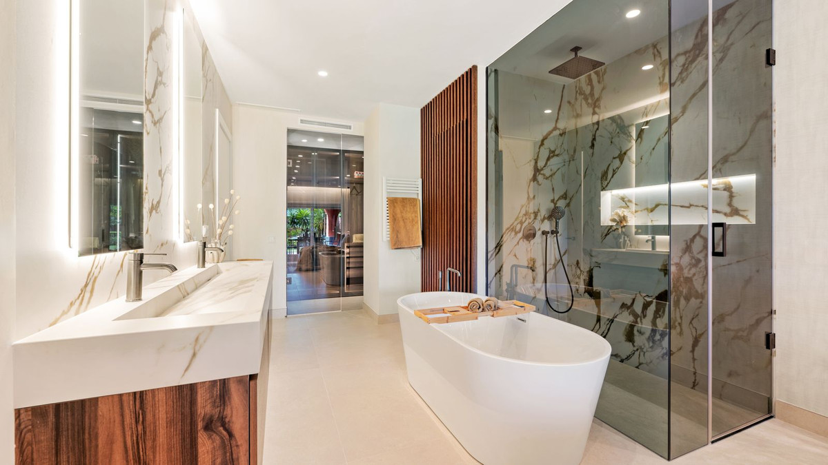 3 Bed Apartment for sale in New Golden Mile Costa Del Sol, Málaga, Spain