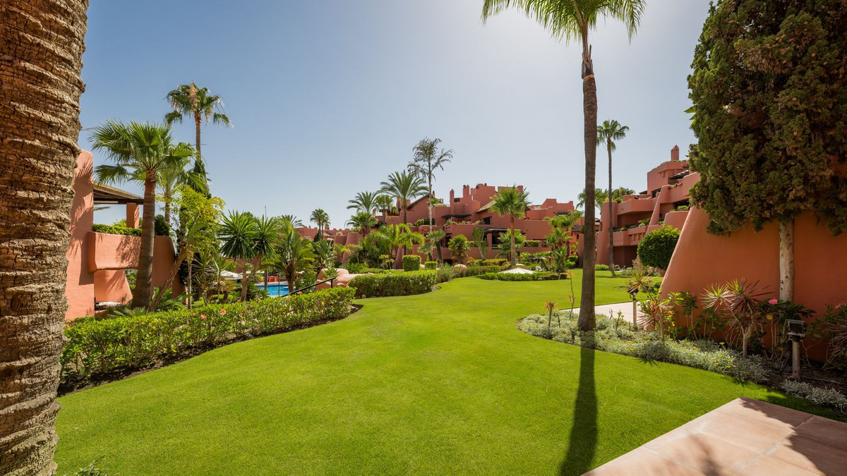 3 Bed Apartment for sale in New Golden Mile Costa Del Sol, Málaga, Spain