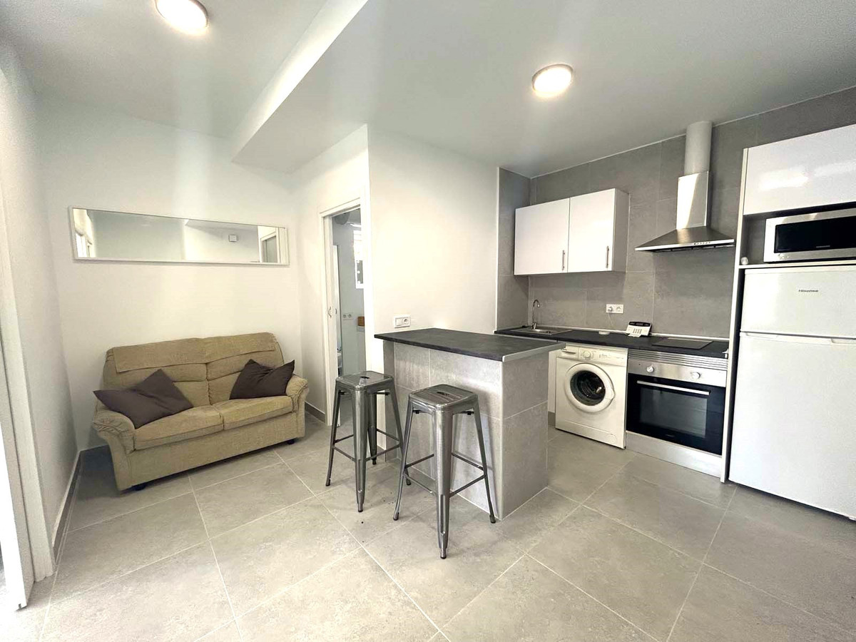 2 Bed Apartment for sale in Fuengirola Costa Del Sol, Málaga, Spain