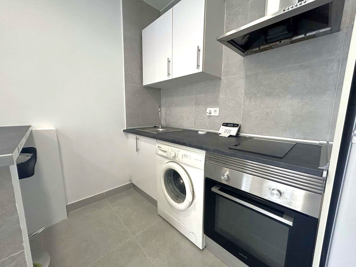 Se vende Apartamento Planta Media de 2 dormitorios en Costa Del Sol, Málaga, España