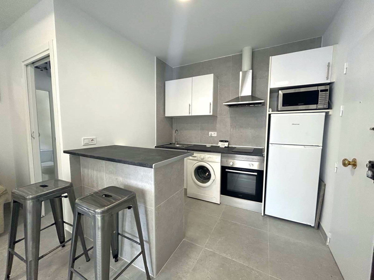 Se vende Apartamento Planta Media de 2 dormitorios en Costa Del Sol, Málaga, España