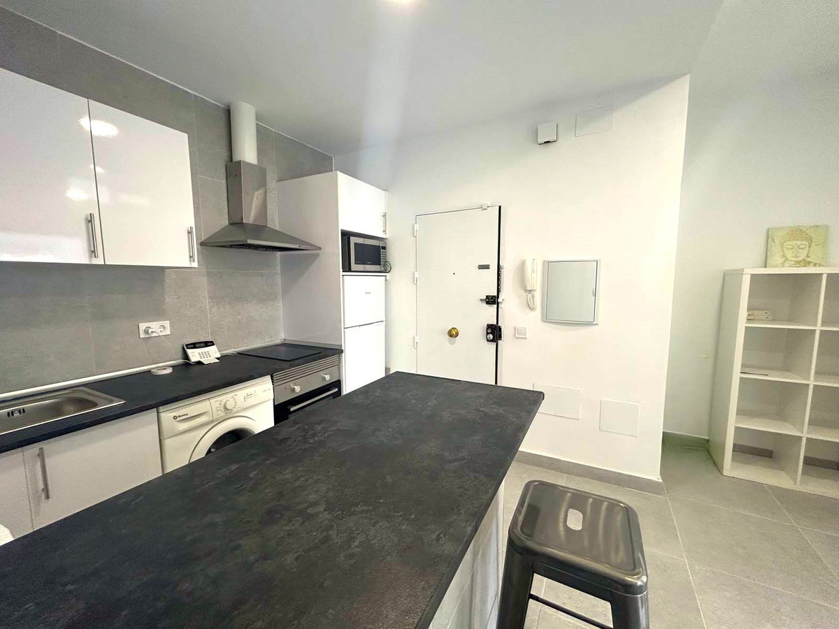 Se vende Apartamento Planta Media de 2 dormitorios en Costa Del Sol, Málaga, España