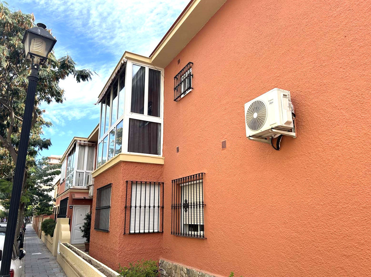 Se vende Apartamento Planta Media de 2 dormitorios en Costa Del Sol, Málaga, España