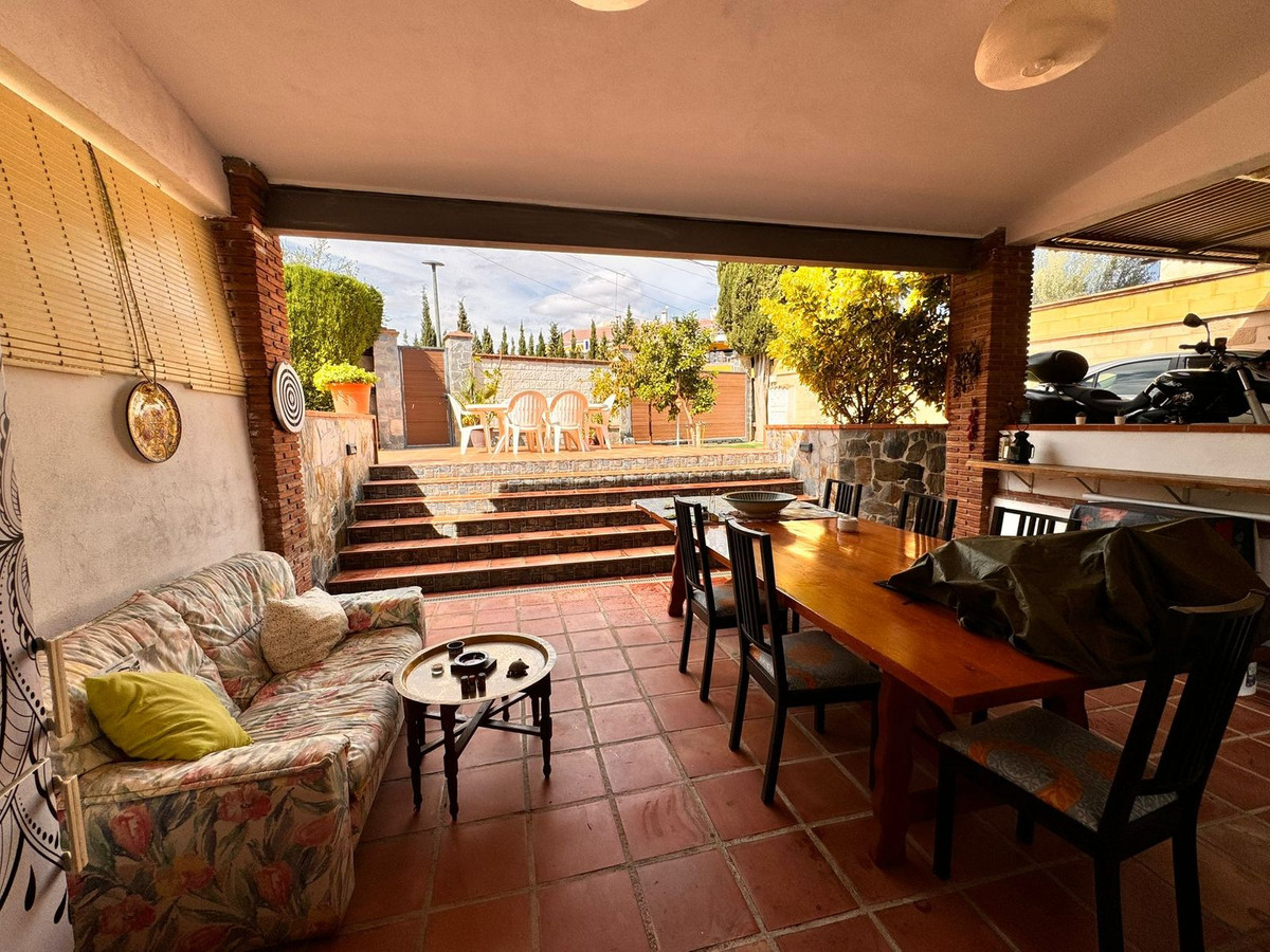 6 Bed Townhouse for sale in Churriana Málaga Ciudad, Málaga, Spain