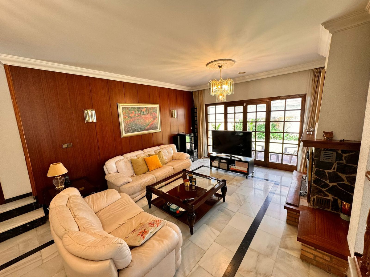 6 Bed Townhouse for sale in Churriana Málaga Ciudad, Málaga, Spain
