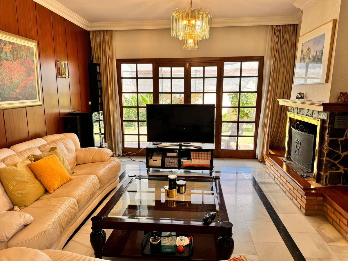 6 Bed Townhouse for sale in Churriana Málaga Ciudad, Málaga, Spain