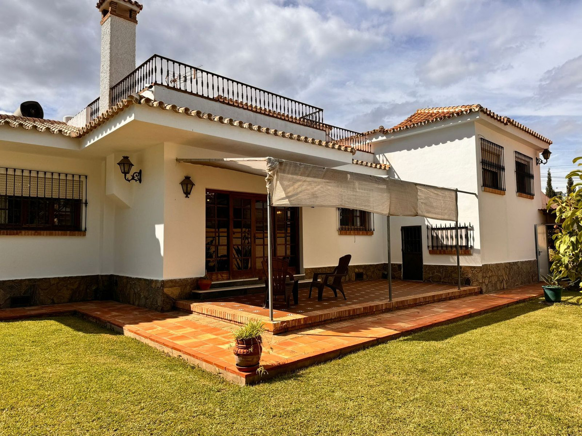 6 Bed Townhouse for sale in Churriana Málaga Ciudad, Málaga, Spain