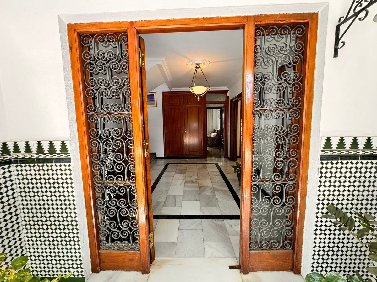 6 Bed Townhouse for sale in Churriana Málaga Ciudad, Málaga, Spain