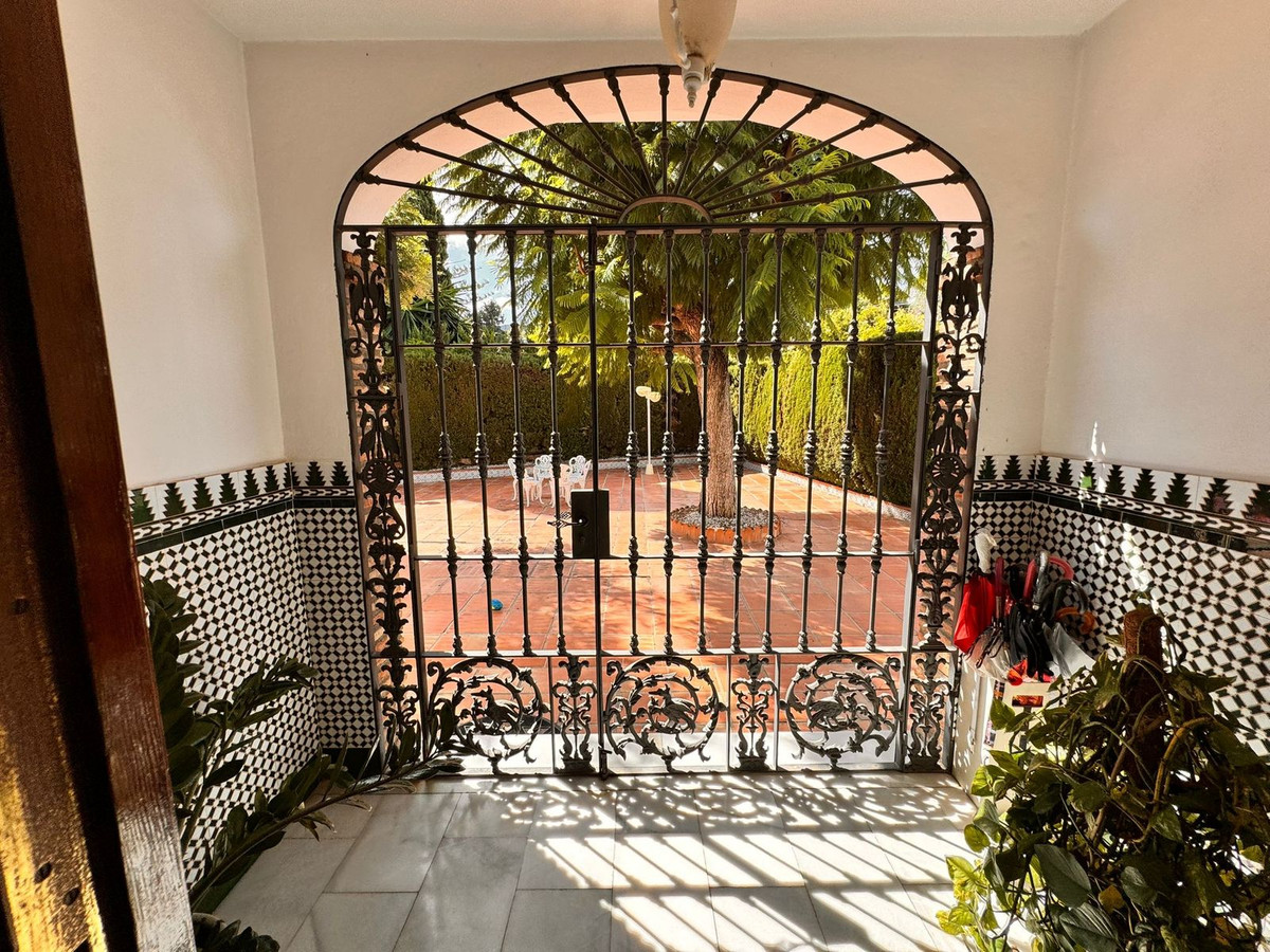 6 Bed Townhouse for sale in Churriana Málaga Ciudad, Málaga, Spain