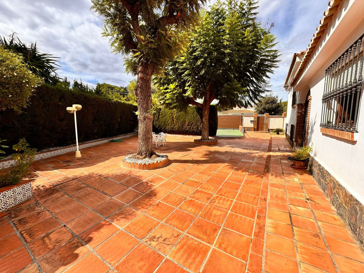 6 Bed Townhouse for sale in Churriana Málaga Ciudad, Málaga, Spain