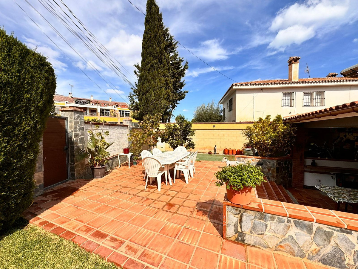 6 Bed Townhouse for sale in Churriana Málaga Ciudad, Málaga, Spain