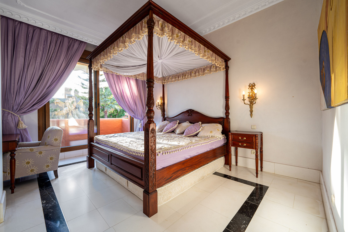 5 Bed Apartment for sale in Guadalmina Baja Costa Del Sol, Málaga, Spain