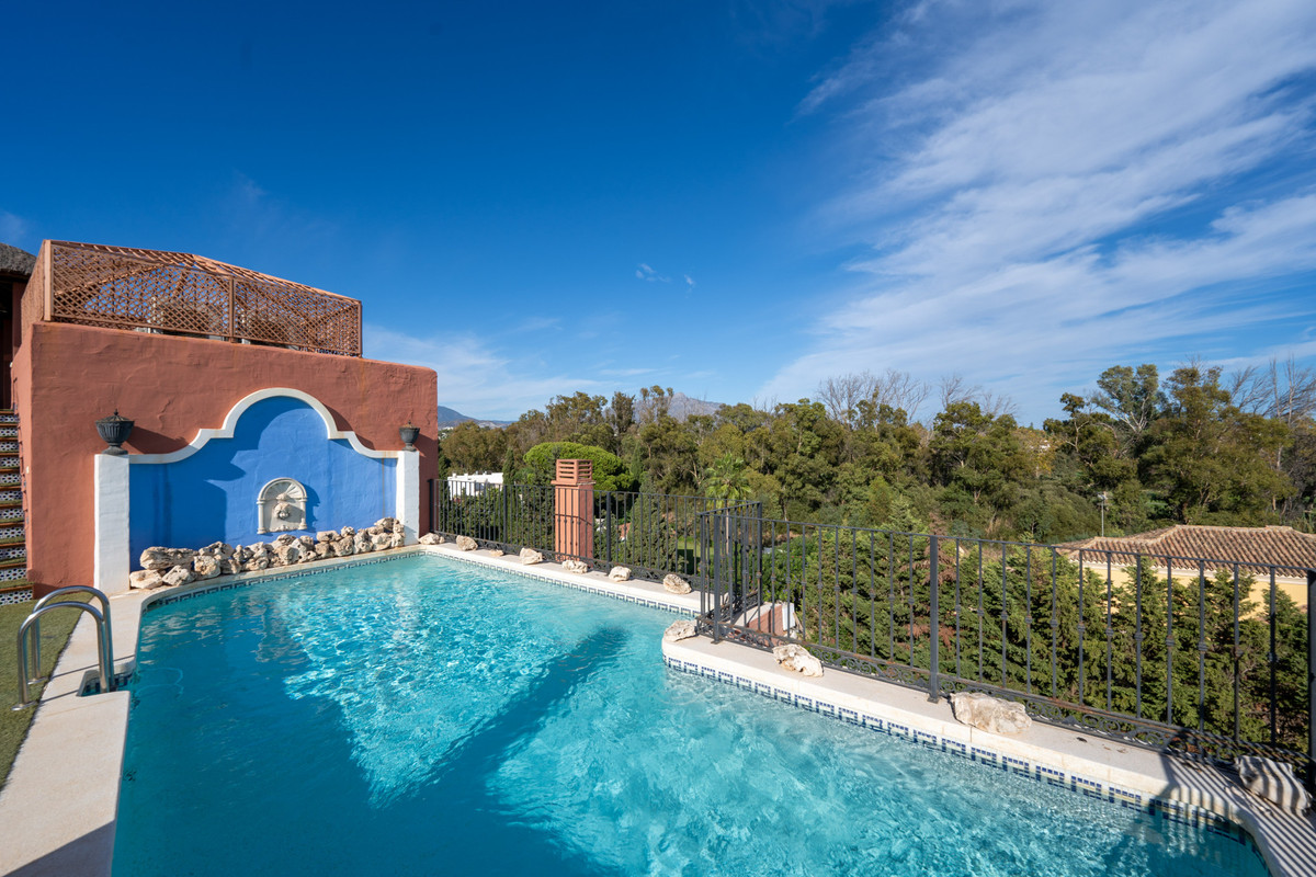 5 Bed Apartment for sale in Guadalmina Baja Costa Del Sol, Málaga, Spain