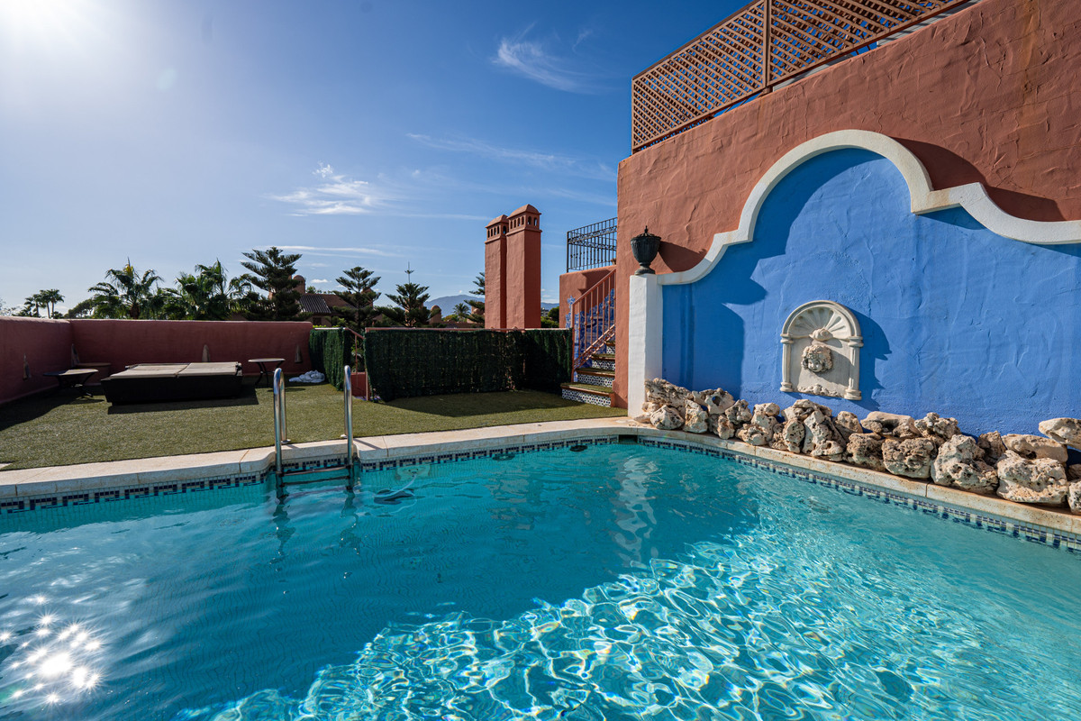 5 Bed Apartment for sale in Guadalmina Baja Costa Del Sol, Málaga, Spain