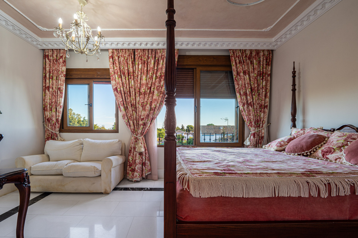 5 Bed Apartment for sale in Guadalmina Baja Costa Del Sol, Málaga, Spain