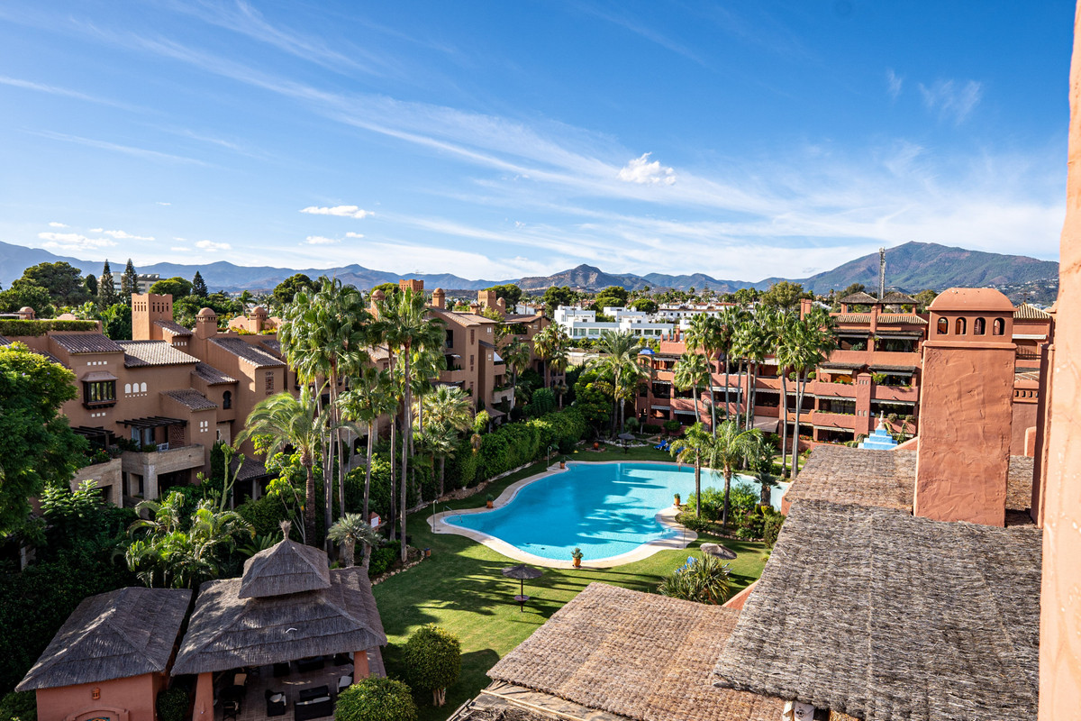 5 Bed Apartment for sale in Guadalmina Baja Costa Del Sol, Málaga, Spain