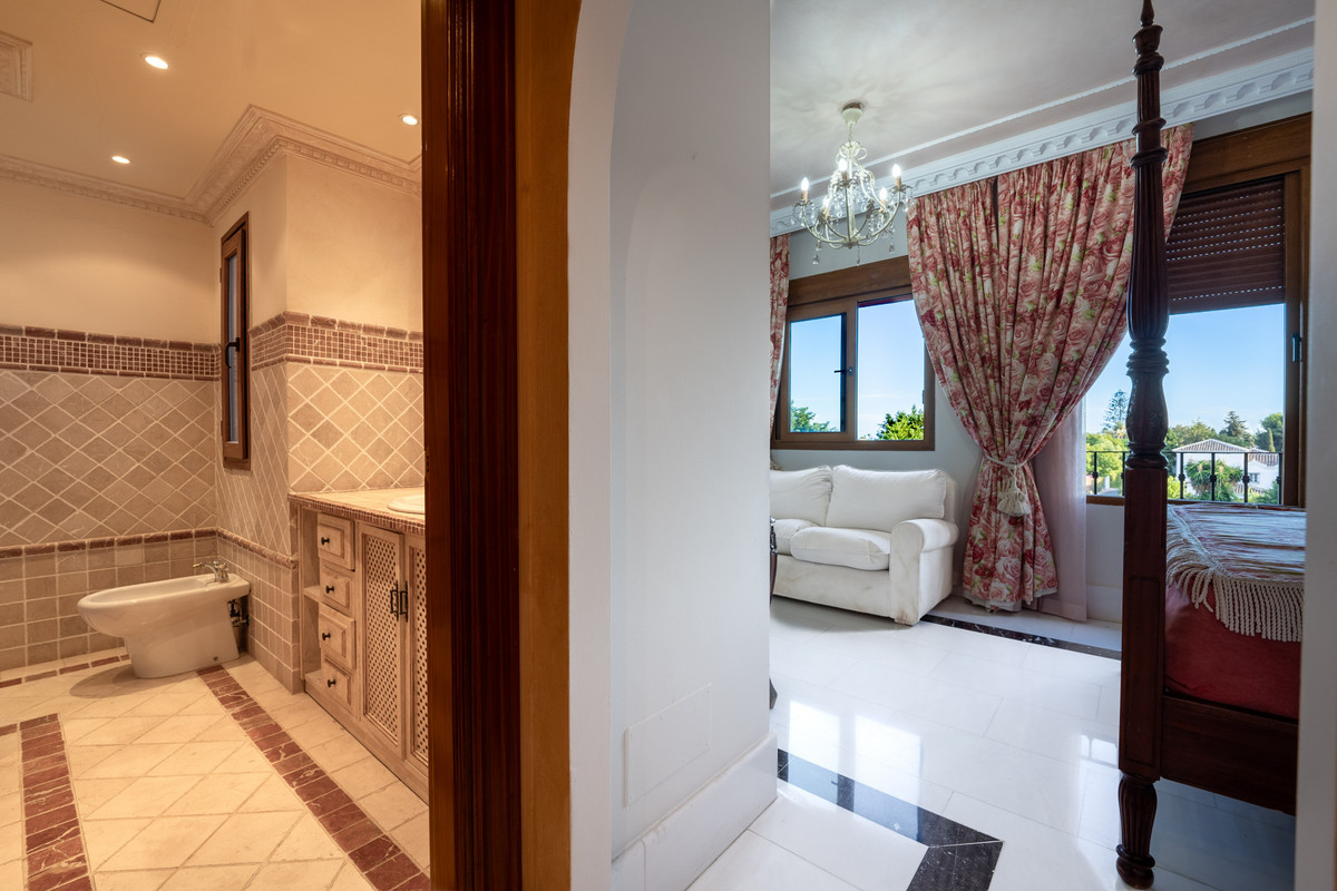5 Bed Apartment for sale in Guadalmina Baja Costa Del Sol, Málaga, Spain
