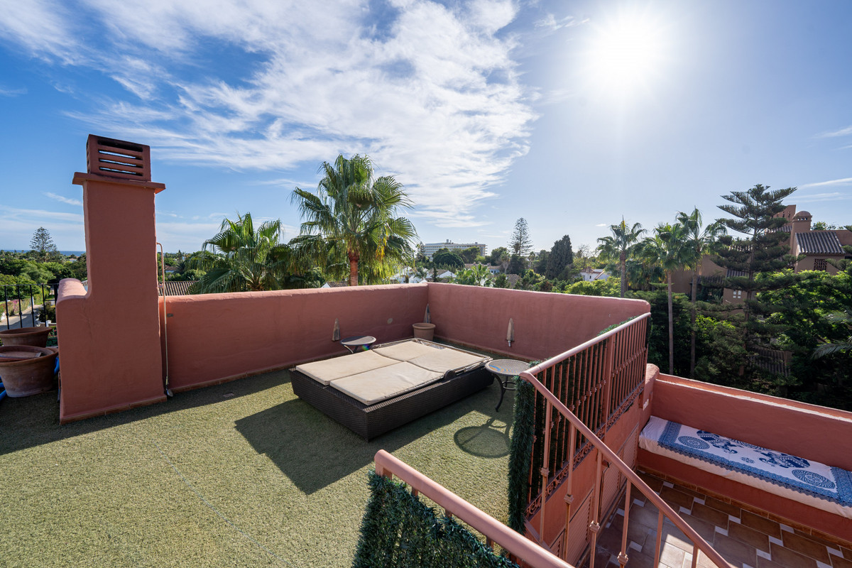 5 Bed Apartment for sale in Guadalmina Baja Costa Del Sol, Málaga, Spain
