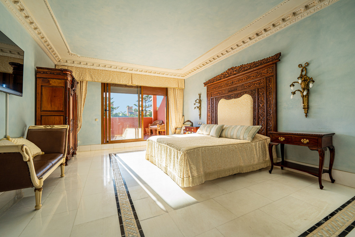 5 Bed Apartment for sale in Guadalmina Baja Costa Del Sol, Málaga, Spain