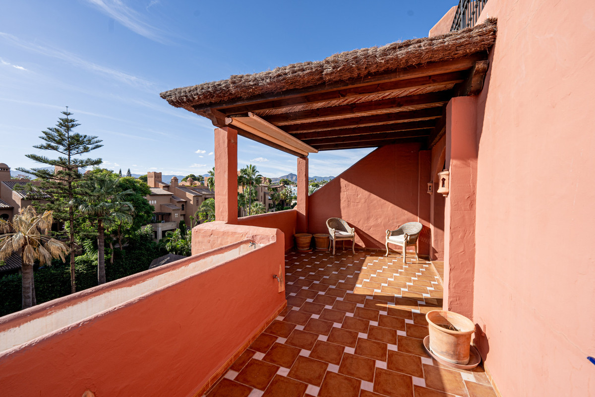 5 Bed Apartment for sale in Guadalmina Baja Costa Del Sol, Málaga, Spain