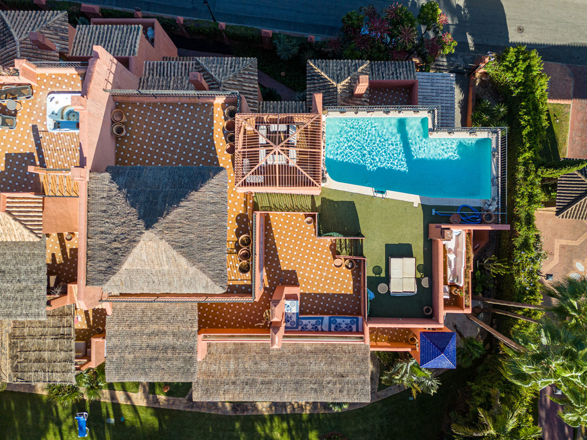 5 Bed Apartment for sale in Guadalmina Baja Costa Del Sol, Málaga, Spain
