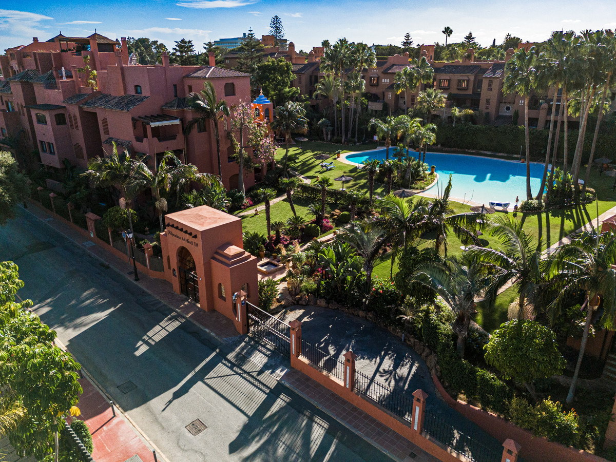 5 Bed Apartment for sale in Guadalmina Baja Costa Del Sol, Málaga, Spain