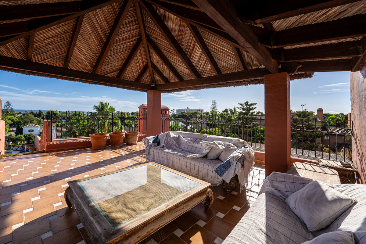 5 Bed Apartment for sale in Guadalmina Baja Costa Del Sol, Málaga, Spain