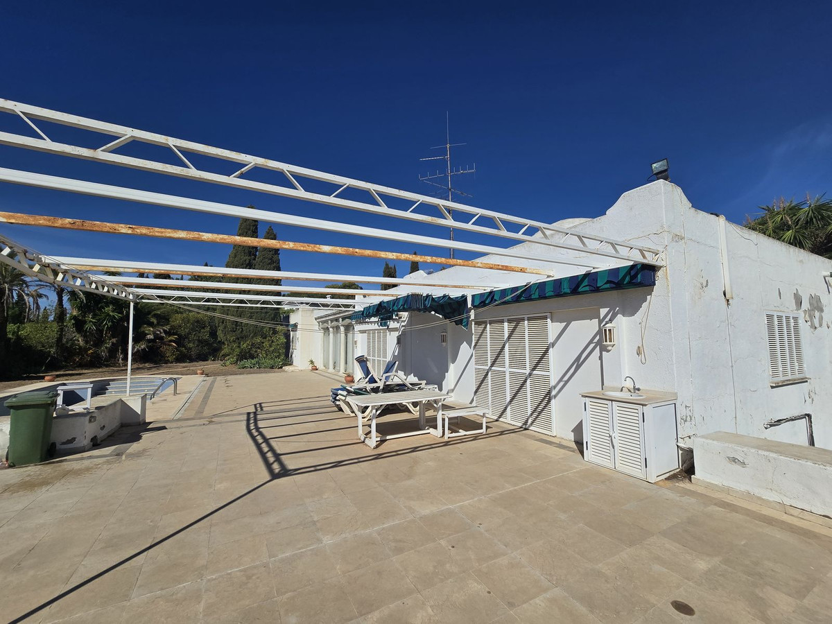 Se vende Villa - Chalet de 6 dormitorios en Costa Del Sol, Málaga, España