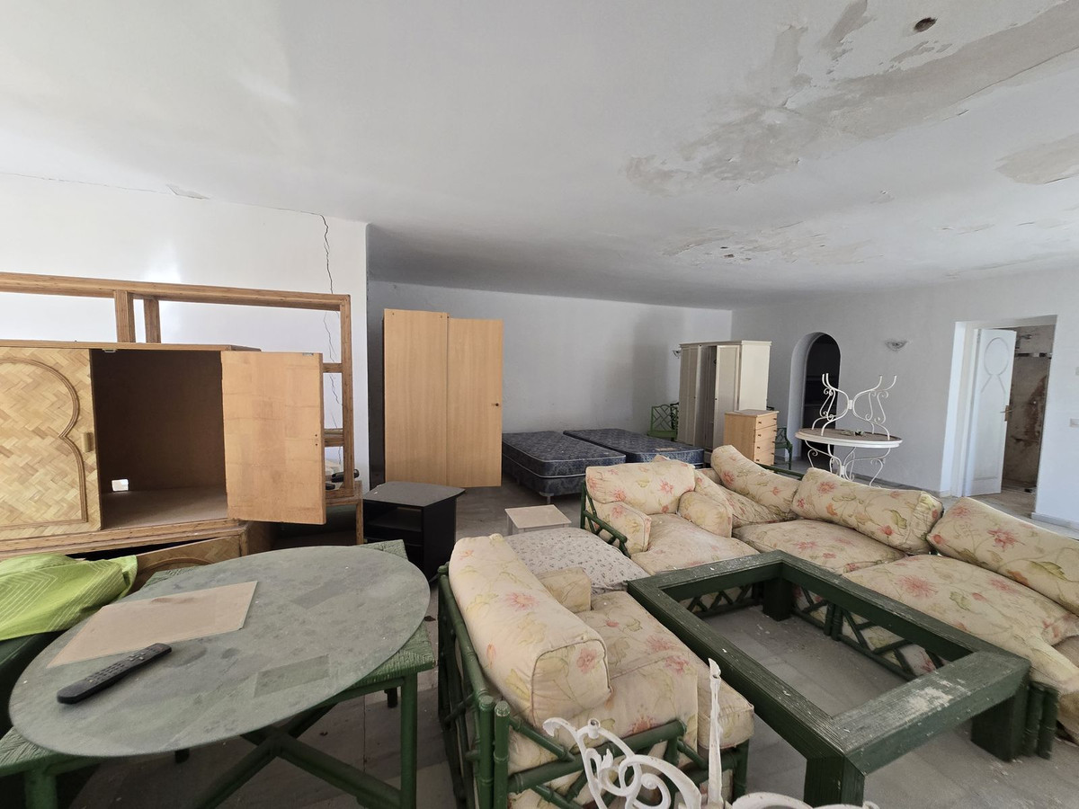Se vende Villa - Chalet de 6 dormitorios en Costa Del Sol, Málaga, España