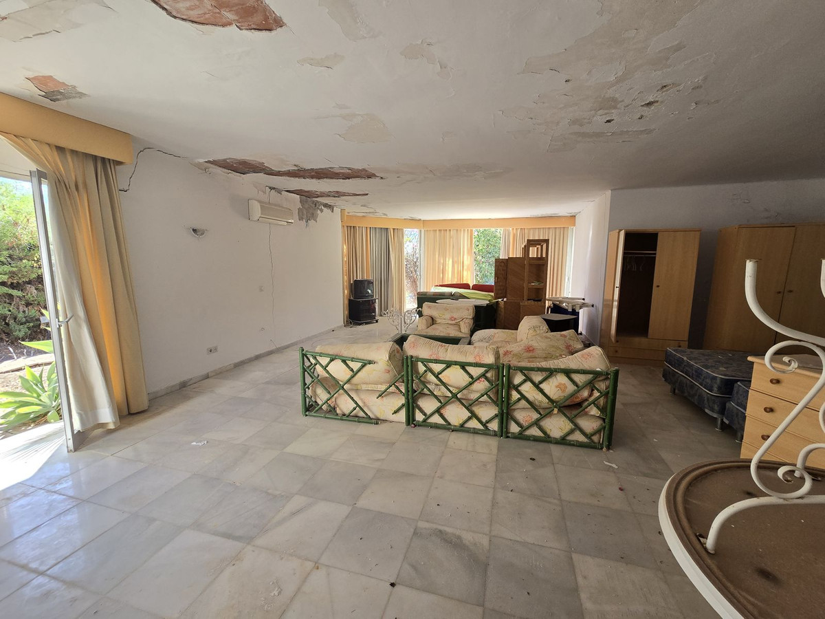 Se vende Villa - Chalet de 6 dormitorios en Costa Del Sol, Málaga, España