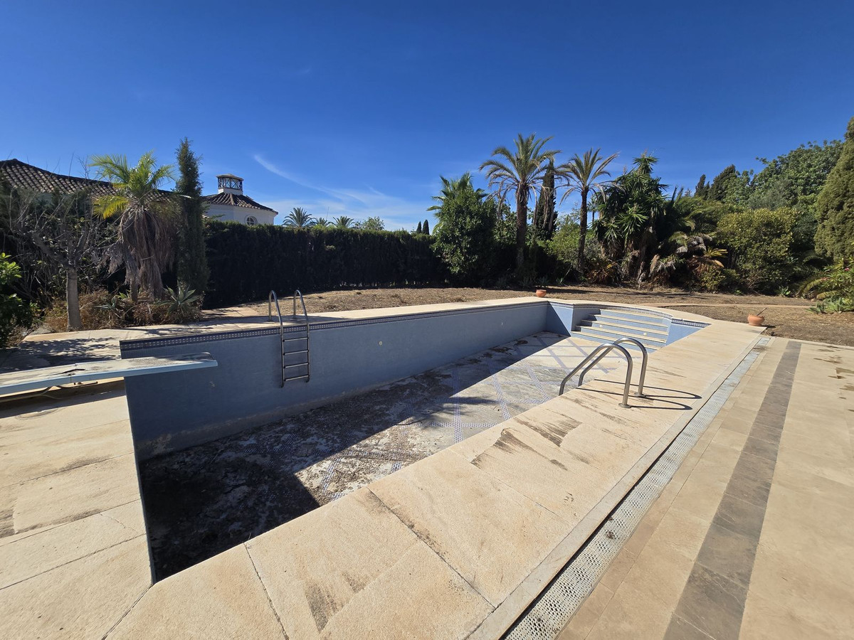 Se vende Villa - Chalet de 6 dormitorios en Costa Del Sol, Málaga, España