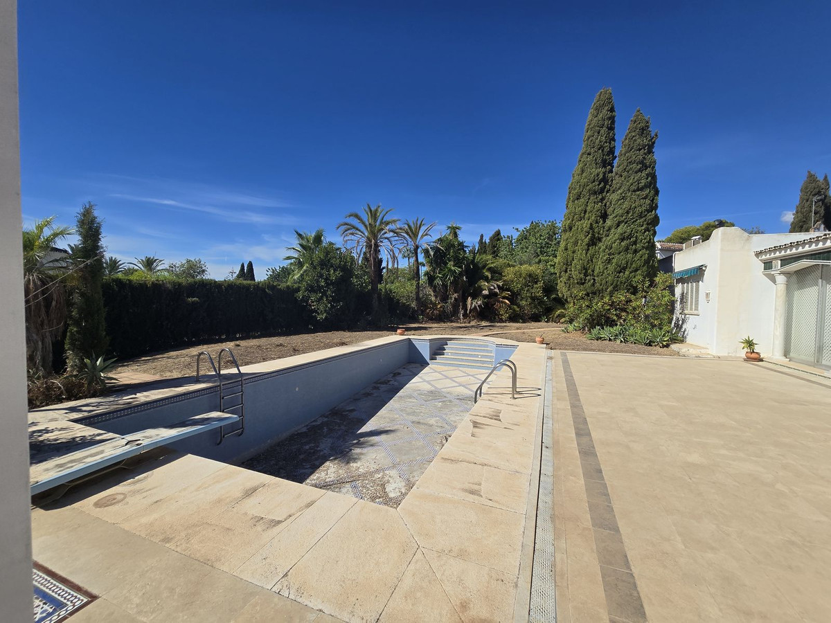 Se vende Villa - Chalet de 6 dormitorios en Costa Del Sol, Málaga, España