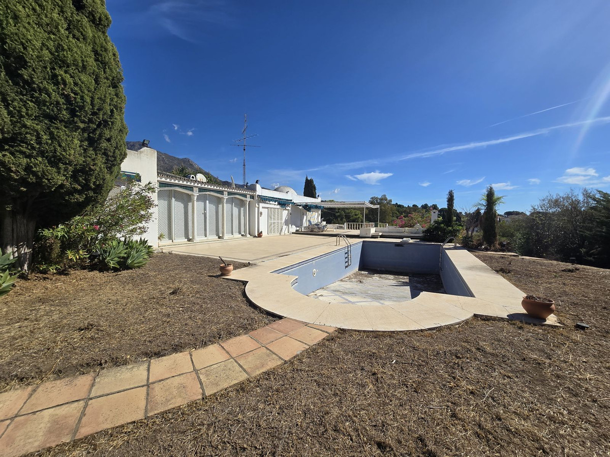 Se vende Villa - Chalet de 6 dormitorios en Costa Del Sol, Málaga, España