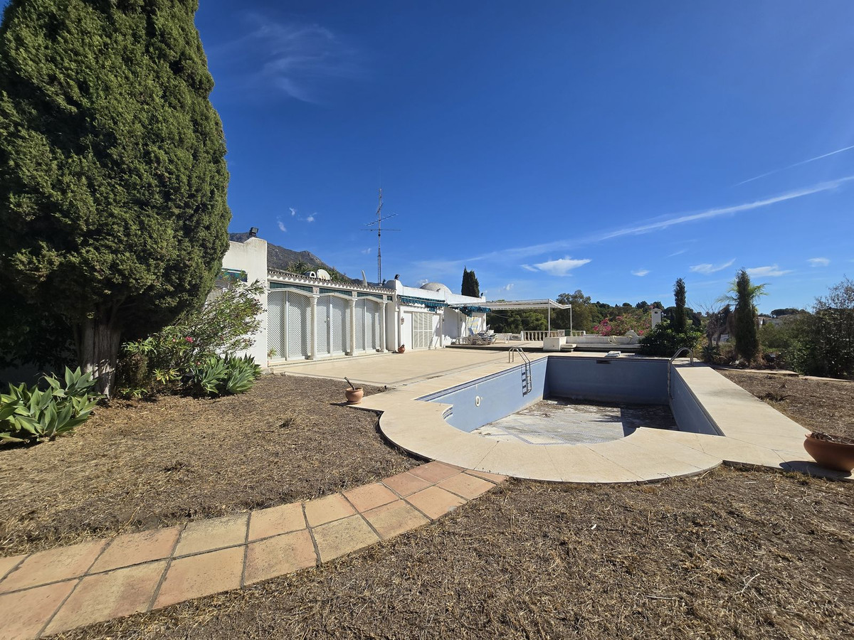 Se vende Villa - Chalet de 6 dormitorios en Costa Del Sol, Málaga, España