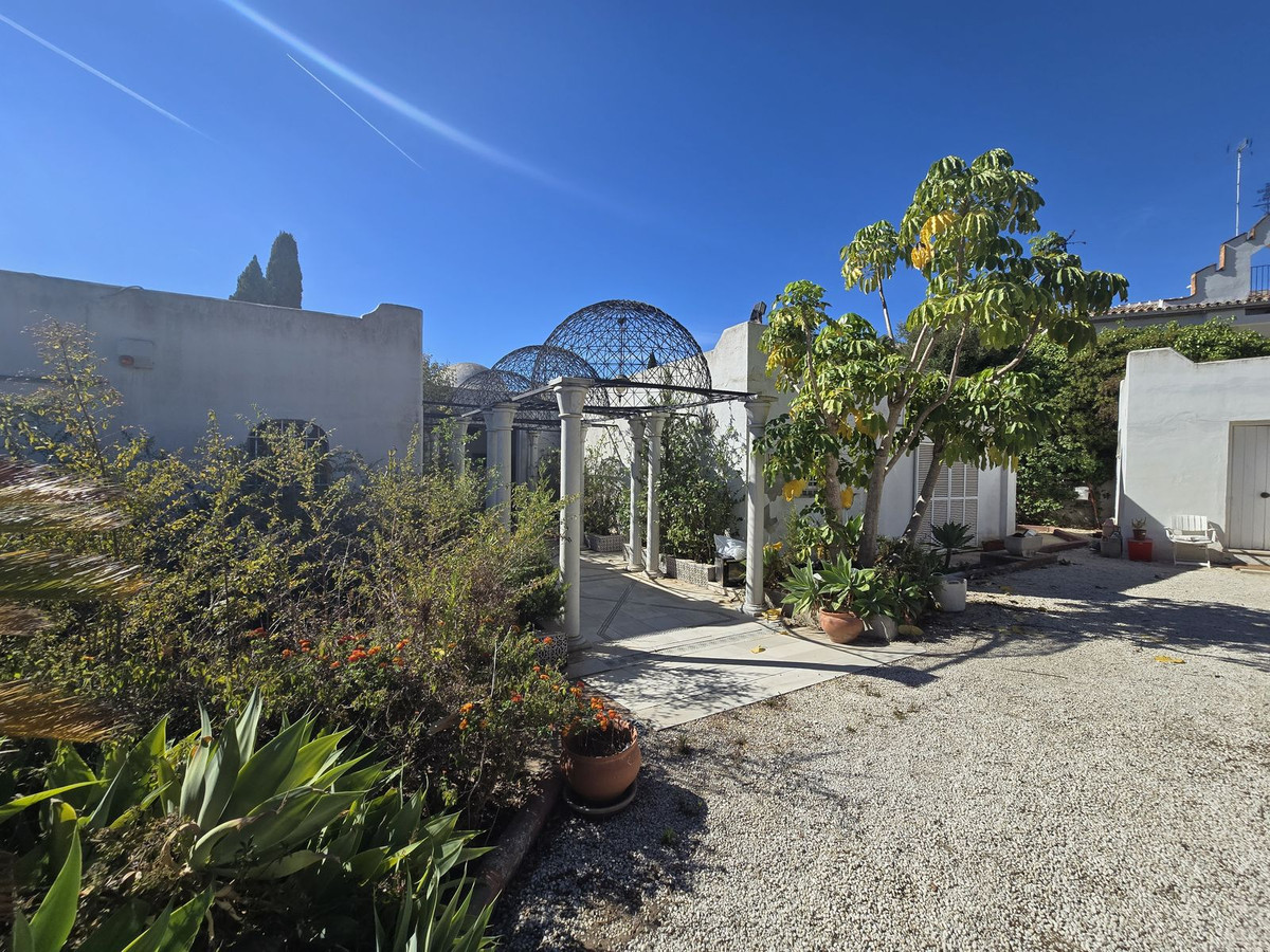 Se vende Villa - Chalet de 6 dormitorios en Costa Del Sol, Málaga, España