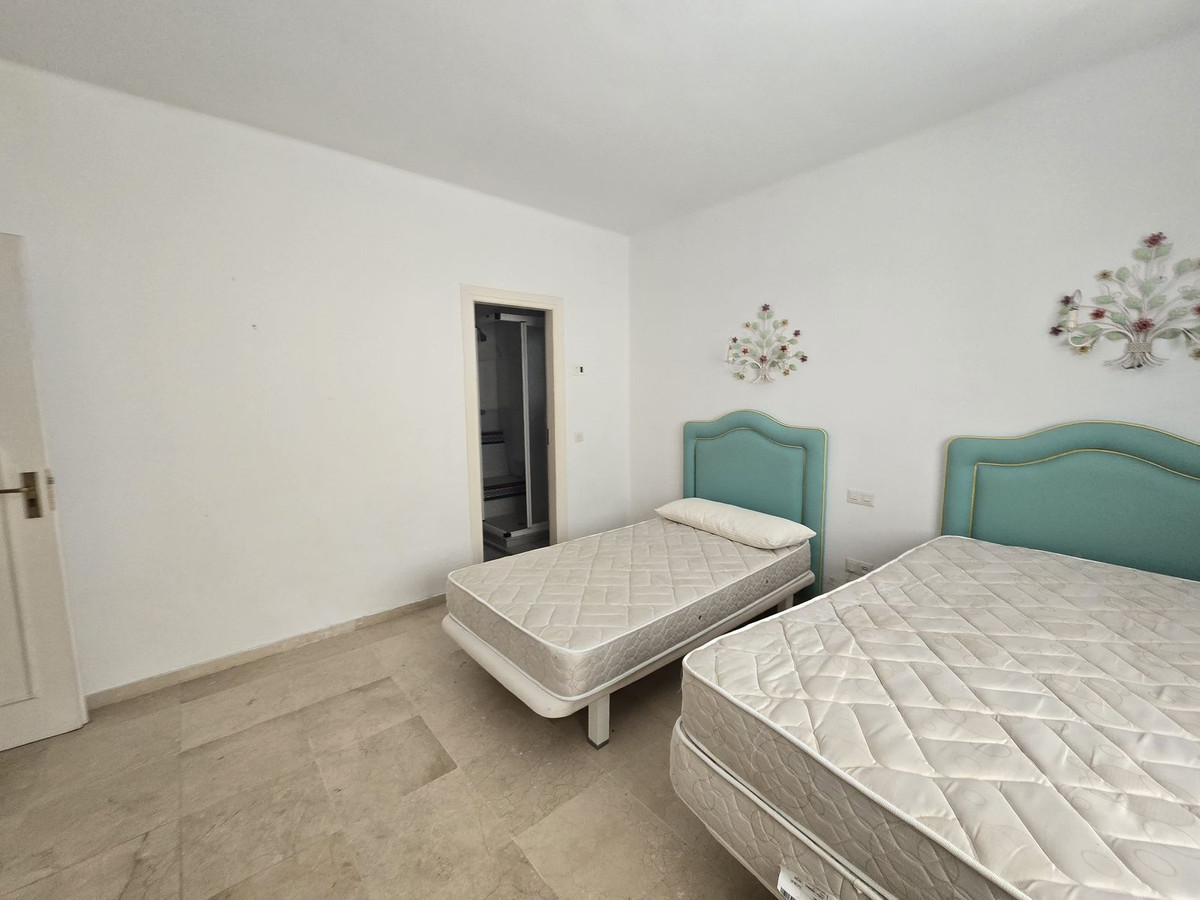 Se vende Villa - Chalet de 6 dormitorios en Costa Del Sol, Málaga, España