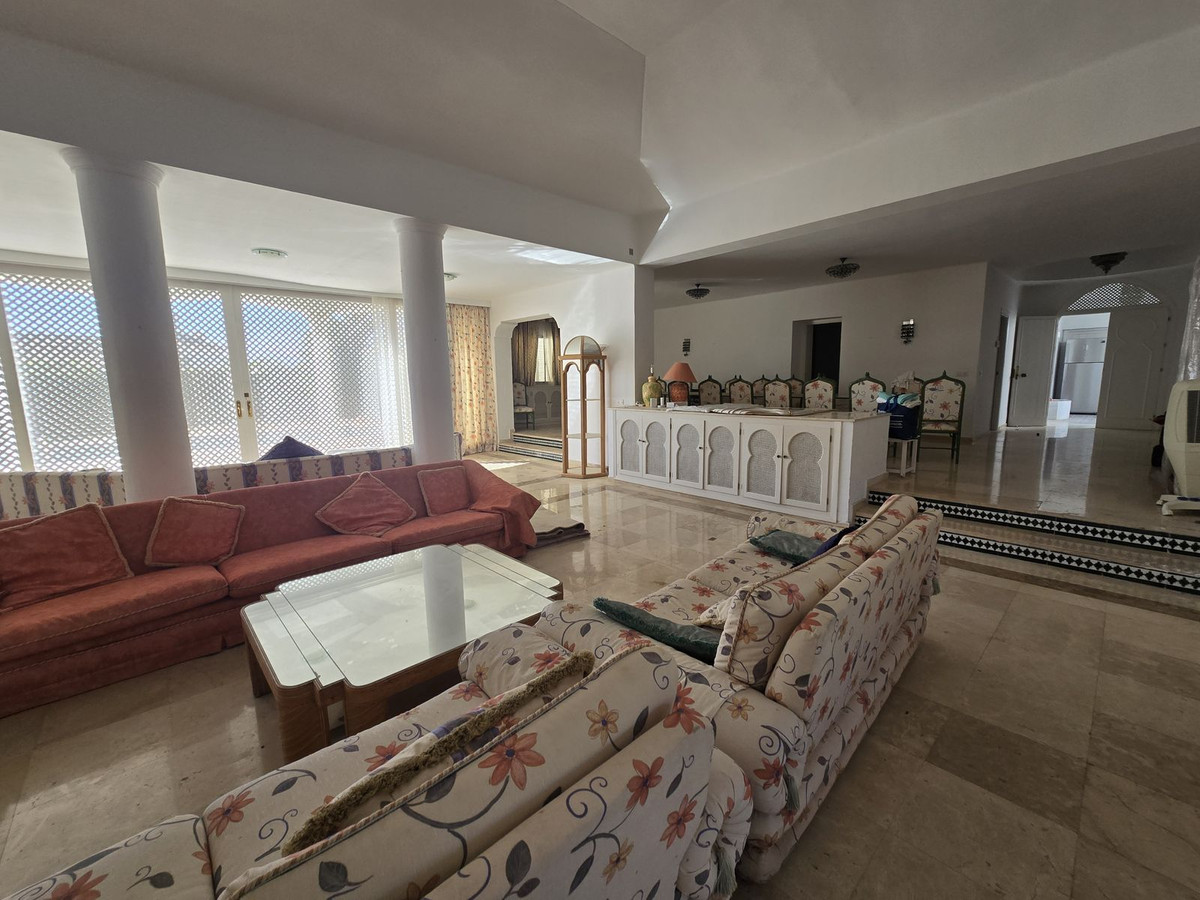 Se vende Villa - Chalet de 6 dormitorios en Costa Del Sol, Málaga, España