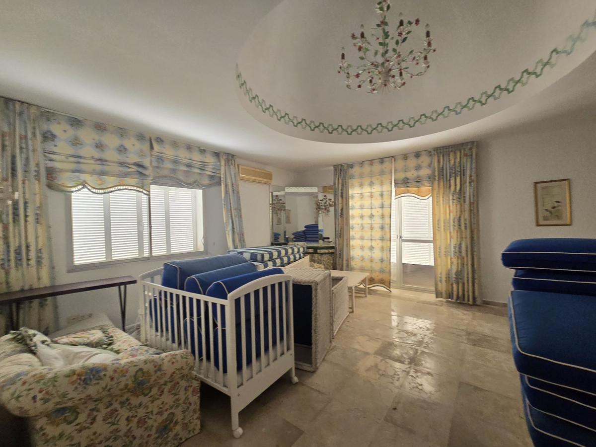 Se vende Villa - Chalet de 6 dormitorios en Costa Del Sol, Málaga, España