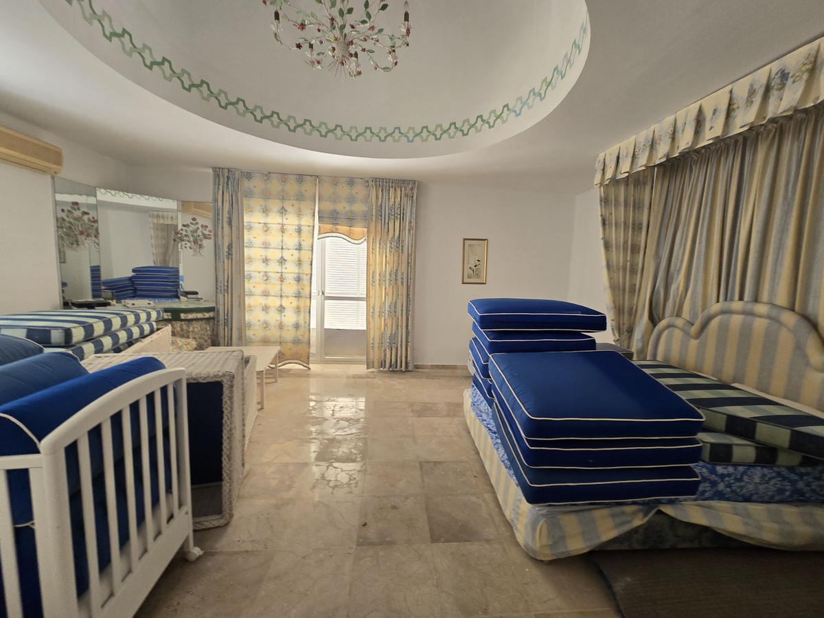 Se vende Villa - Chalet de 6 dormitorios en Costa Del Sol, Málaga, España
